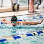 Chloë De Bruycker al zwemmend