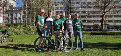 Medewerkers van Nagelmackers die dit jaar deelnamen aan de 1000km van Kom Op tegen Kanker