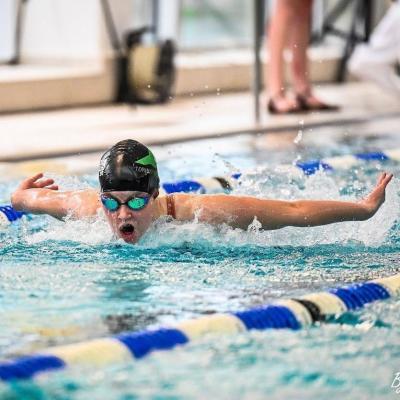 Chloë De Bruycker al zwemmend