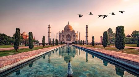 Taj Mahal in sunrise light, Agra, India